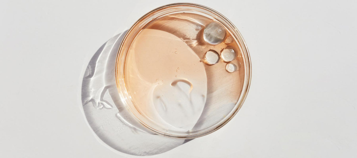 Artificial Preservatives in Skincare: Why They Are Not Worth the Risk | FEY Cosmetics | Agents de conservation artificiels dans les soins de la peau: Pourquoi ne valent-ils pas le risque encouru ?